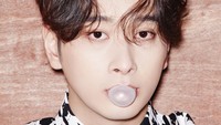 Foto-foto Chansung ini ditampilkan di majalah OhBoy! edisi Februari. (2PM/OhBoy!)