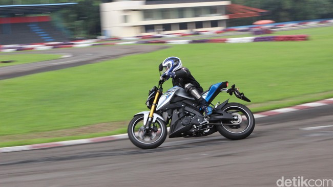 Yamaha Xabre Juaranya Manuver!