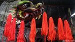 Melihat Proses Pembuatan Barongsai dan Liong