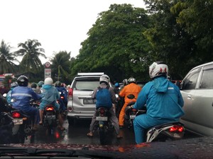 Lenteng Agung Arah Pasar Minggu Macet Usai Diguyur Hujan