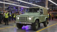 Pada 1948, Series I masuk ke jalur produksi di Solihull. Inspirasi datang dari Spencer dan Maurice Wilks, dua bersaudara yang telah membantu mengembalikan Rover Companyke profitabilitas selama tahun 1930-an. Pool/dok. Land Rover.