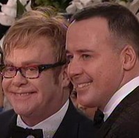 Pada 2015, Stefano bersama rekannya, Domenico Dolce, pernah mengungkapkan bayi hasil bantuan inseminasi (IVF) adalah anak sintesis. Pernyataan tersebut langsung membuat geram banyak orang, tanpa terkecuali para selebriti dunia. Elton John hingga Chirssy Teigen bahkan sempat memboikot produk asal label Italia itu. Foto: Dok: Instagram / Stefano Gabbana