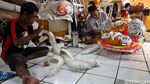 Melihat Proses Pembuatan Barongsai dan Liong