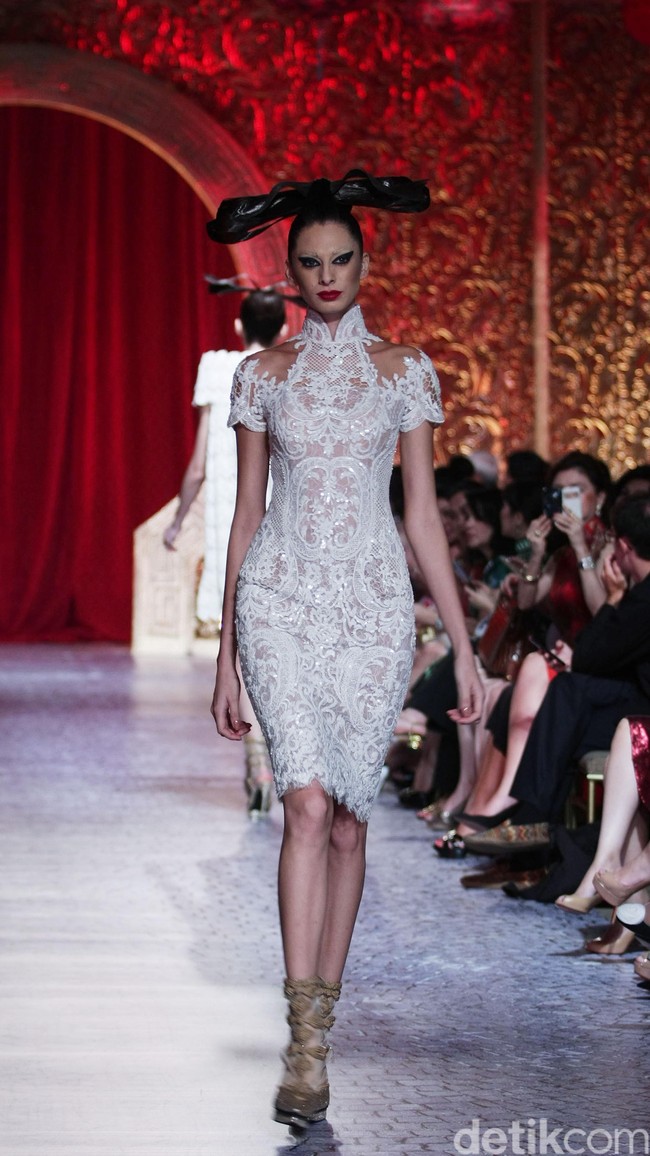 Sebastian Gunawan  Treasure from The East at Thamrin Nine Ballroom. Jakarta. [Foto: Mohammad Abduh/Wolipop]