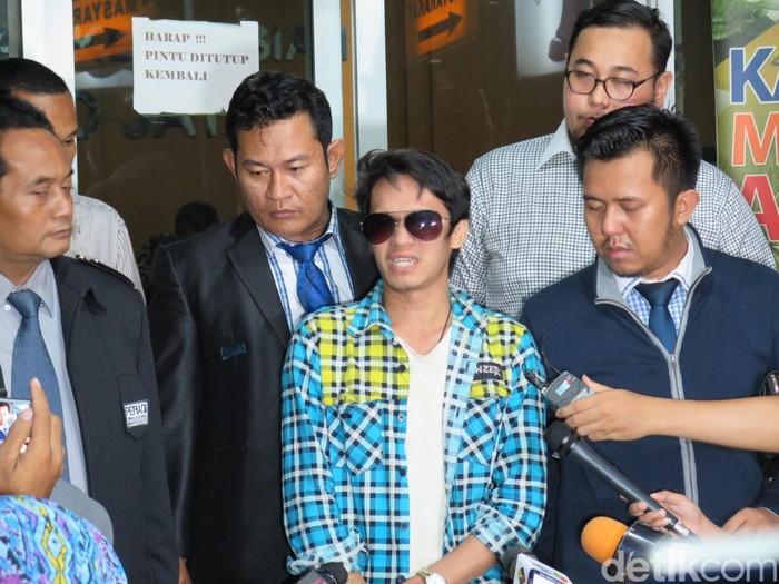 Sidang Penipuan Sandy Tumiwa, Pria Lain Ngaku Dilecehkan Indra Bekti