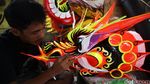 Melihat Proses Pembuatan Barongsai dan Liong