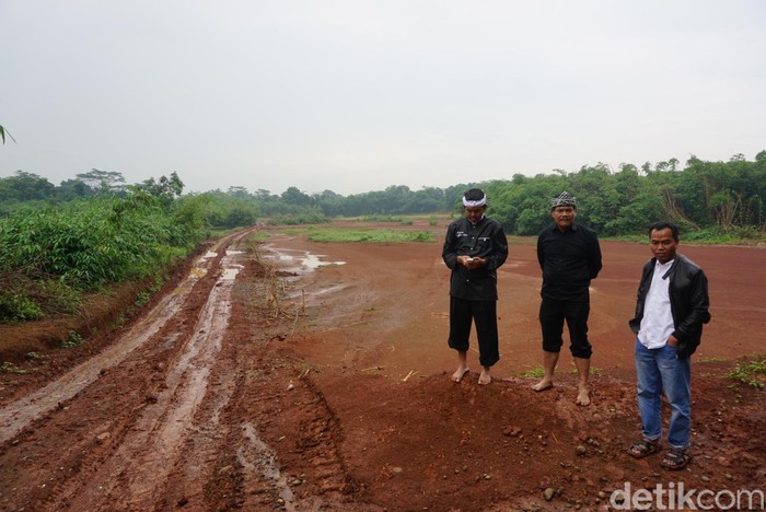 Ini Wujud Kerusakan Jalan Akibat Galian Ilegal yang Buat Bupati Dedi Geram