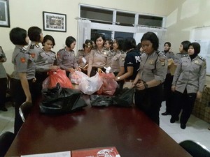 Puluhan Polwan Razia LP Tangerang, HP hingga Gunting Disita