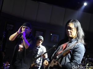 Giliran Musikimia Bicara Soal Cinta di Bertahan Untukmu
