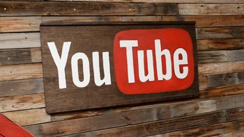 Lalu, kamu bisa masuk ke YouTube Parnet Program (YPP) agar konten kamu bisa menghasilkan uang. Foto: Gettyimages - Andrew H. Walker
