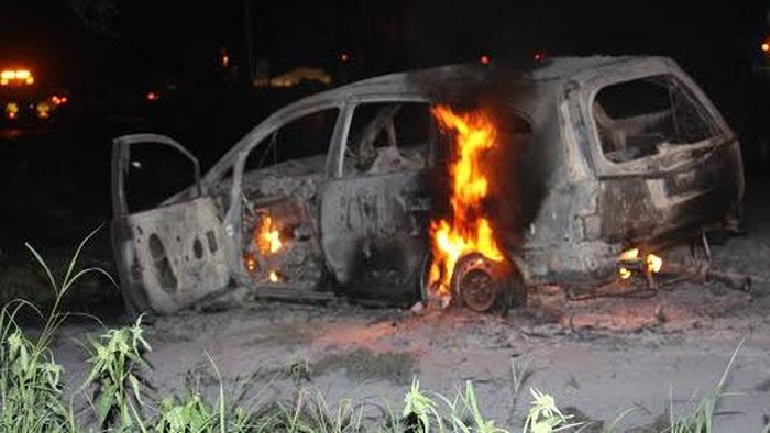 Mobil Terbakar di Exit Tol Jalur Arteri Porong, Dua Penumpang Selamat