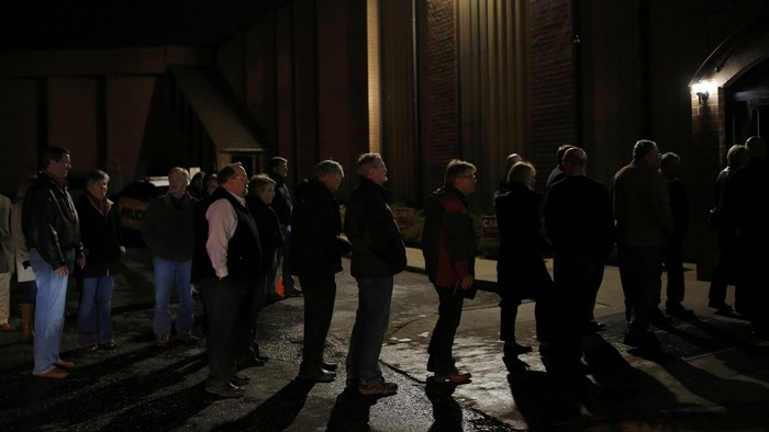 Pemilihan Awal di Iowa, Hillary Clinton dan Ted Cruz Unggul Sementara