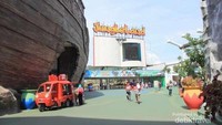 Kamu yang ingin berpetualang, pergi saja ke Jungleland Adventure Park yang berlokasi di kawasan Sentul Nirwana. Di sini ada banyak sekali permainan air seru yang bisa Anda coba. (Johanes Randy)