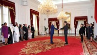 Presiden Jokowi menerima 13 Dubes negara sahabat di Istana Merdeka, Jakarta Pusat, Rabu (3/1/2016). Ist/Setpres/detikFoto.
