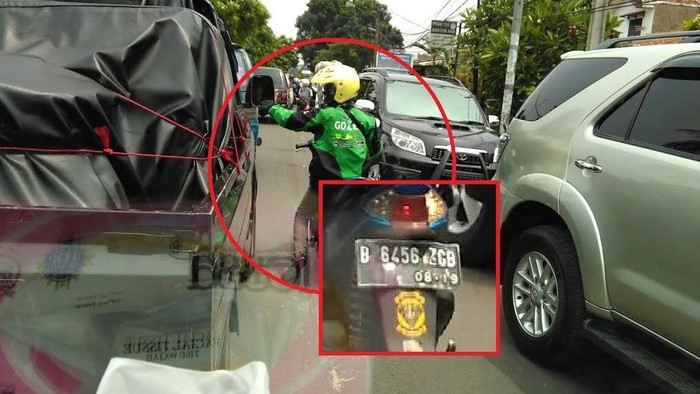 Abang Go-jek yang Buka Jalan untuk Mobil Jenazah Bernama Deni Kurniawan