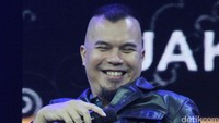 Pentolan band Dewa 19 itu kini tengah menantikan anak kedua dari Mulan Jameela. Pool/Ismail/detikFoto.