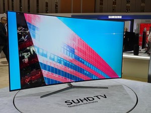TV Lengkung Terbaru Samsung Mirip Layar Bioskop