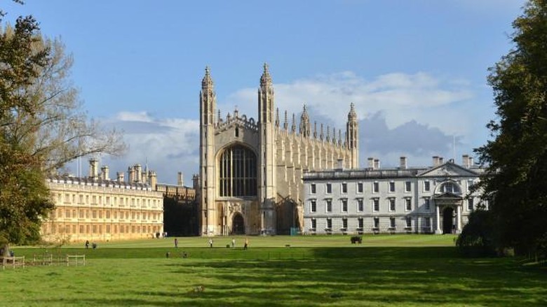 Universitas Cambridge (BBC Magazine) Universitas Cambridge (BBC Magazine)
