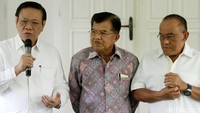 Kini keduanya sepakat untuk merehabilitasi nama-nama yang dipecat.