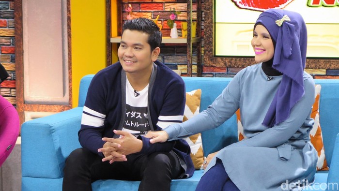 Indra Bekti Makin Mesra Sama Istri