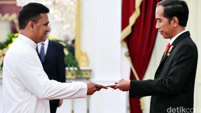 Jokowi Terima Surat Kepercayaan Dubes Negara Sahabat
