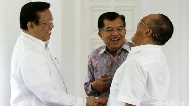Kala Sesepuh Golkar 'Keroyok' Setya Novanto