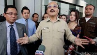 Salah satu ekspresi Fredrich Yunadi. Foto: Ari Saputra