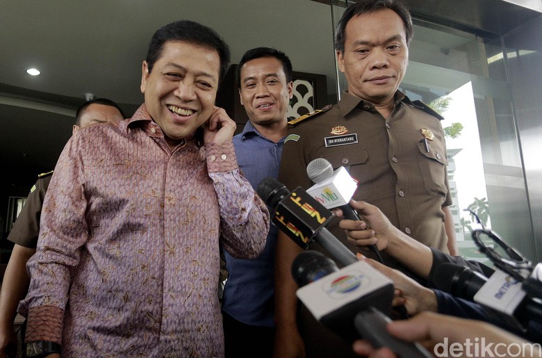 Ide Anggota DPR Dapat Paspor Hitam Berasal dari Setya Novanto Ide Anggota DPR Dapat Paspor Hitam Berasal dari Setya Novanto
