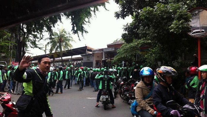 Lady GrabBike dan Opang yang Picu Ribut di Cawang Dibawa ke Polsek Tebet