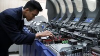 Dalam menyambut hari Imlek, Bank Mandiri menerbitkan kartu prabayar E Money edisi Imlek.