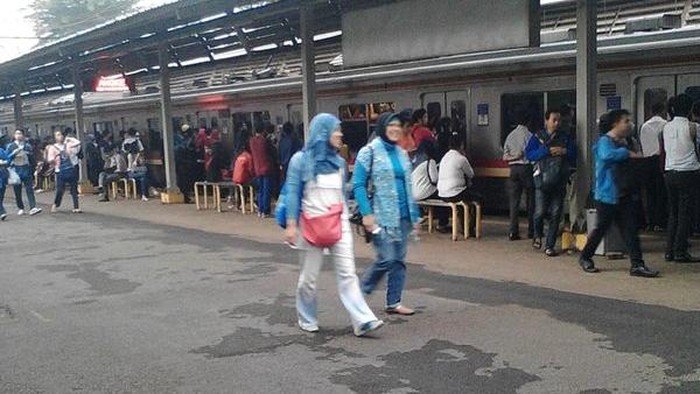 Penjelasan PT KCJ Soal Perbaikan Rel di Jalur Bogor-Jakarta