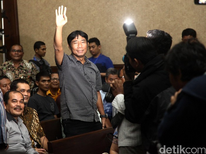 Kisah Lulung dan Ruhut yang Tak Sejalan dengan Partainya karena Ahok