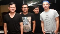 Kahitna saat ditemui di studio kawasan Tebet, Jakarta Selatan pada Rabu (3/2/2016) malam. Pool/Gus Mun/detikFoto.