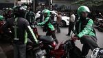 Penampakan Ratusan Driver GrabBike Cari Opang di Cawang