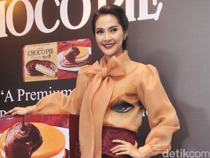 Selalu Ada Waktu Main Bareng antara Maudy Koesnaedi dan Anak