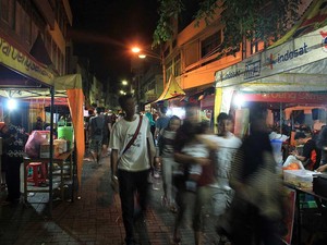Pasar Semawis, Pusatnya Jajanan Imlek di Semarang
