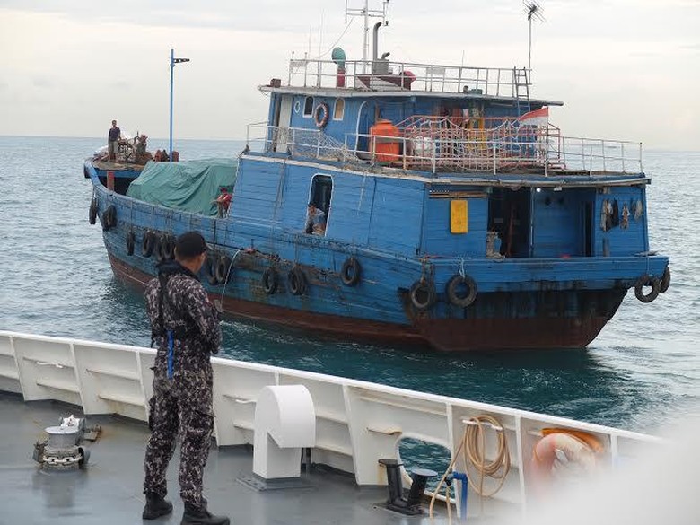 Operasi Bakamla di Perairan Batam, Penyisiran Dilakukan di Selat Singapura Operasi Bakamla di Perairan Batam, Penyisiran Dilakukan di Selat Singapura