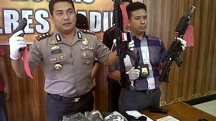 Pria Bawa Airsoft Gun Tembaki Polisi dan Lukai Warga Diamankan