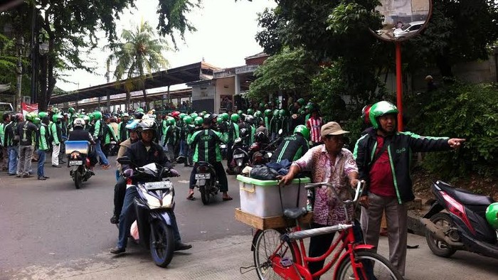 Awal Mula Ricuh di Cawang: Driver GrabBike Perempuan Ditegur Opang