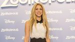 Gaya Shakira dengan Dress Mini Ini Yay or Nay?