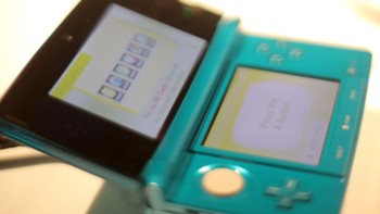 11. Nintendo 3DS. Konsol portabel Nintendo ini masih diproduksi setelah rilis pada 26 Februari 2011 dan sejauh ini terjual 74,84 juta unit. (Foto: Chris Weeks/Getty Images for Nintendo)