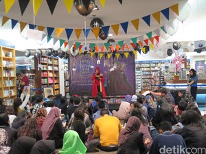 Expecto Patronum! Murid Baru Hogwarts Rayakan Malam Buku Harry Potter Jakarta
