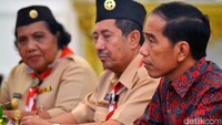Presiden Joko Widodo hari ini menerima pengurus Kwartir Nasional (Kwarnas) Pramuka di Istana Merdeka. Jokowi membahas tentang kepramukaan dan agenda Jambore Nasional pada 14 Agustus mendatang.