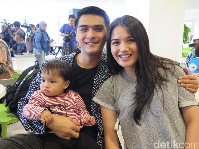 Cerita Dua Anak Ricky Harun-Herfiza Novianti yang Posesif