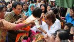Keakraban Ahok dengan Warga di RPTRA Menteng