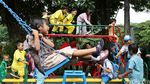 Anak-anak Bermain di RPTRA Borobudur