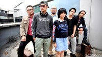 Ia mengajak para peserta dari berbagai kontes pencarian bakat untuk berkolaborasi.