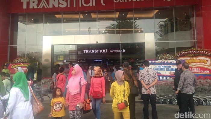 Persiapkan Musim Hujan dengan Aneka Promo Transmart Carrefour