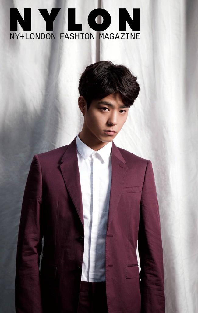 Memiliki wajah yang imut dan kulit mulus putih, Park Bo Gum juga banyak dikagumi oleh penggemarnya yang tak hanya berasal dari Korea saja, tetapi juga penggemar mancanegara. Foto: NYLON Korea.