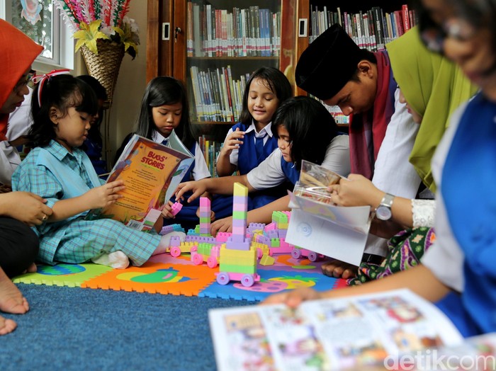 Saling Berbagi Juga Berdampak Positif bagi Psikis Anak Lho